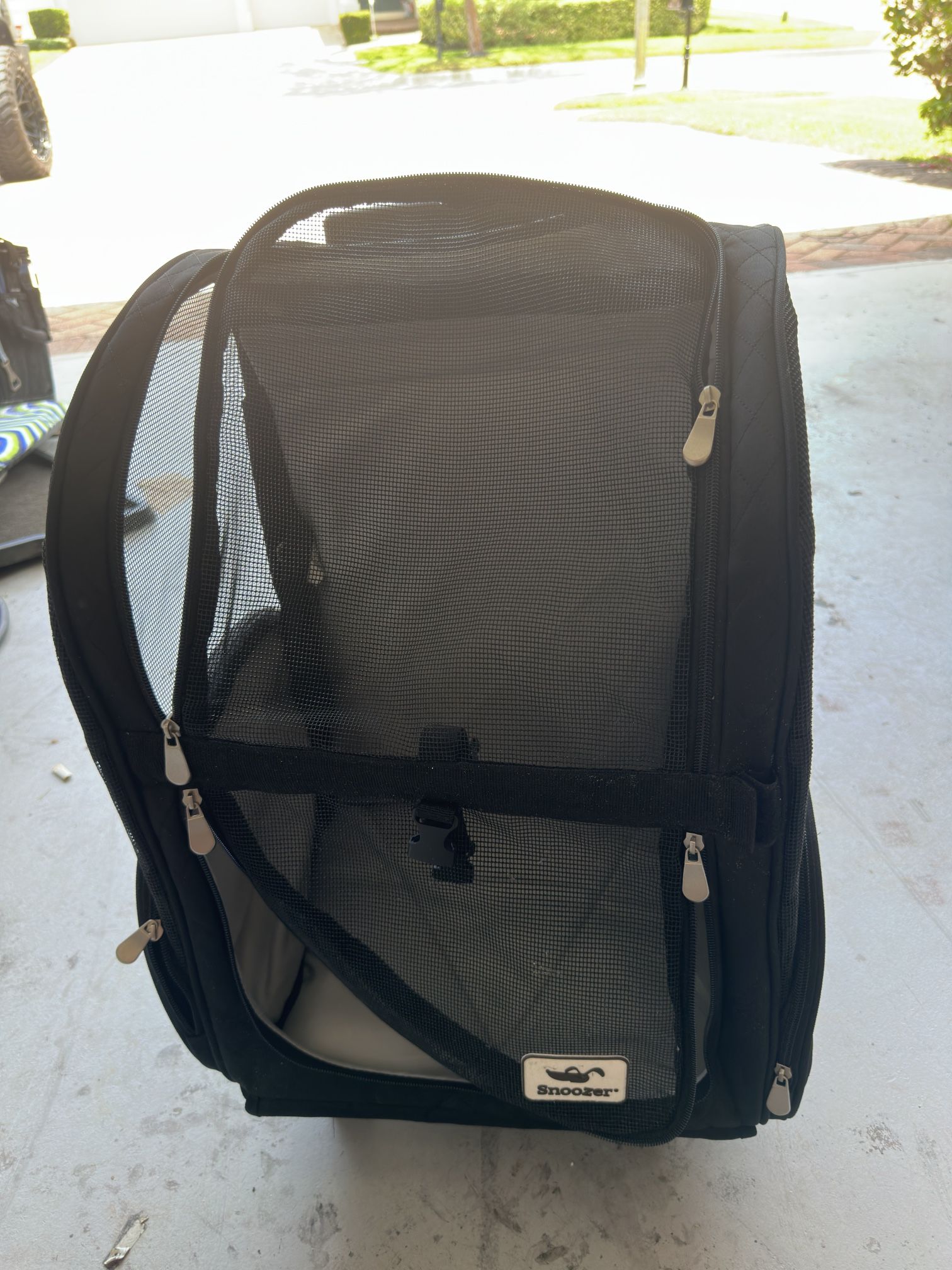 pet carrier