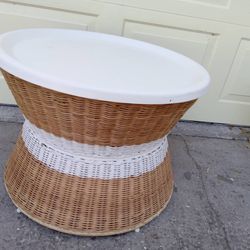 WICKER COFFE TABLE / END TABLE