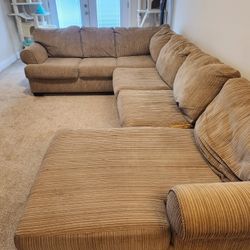 "Pet Friendly" Ashley Furniture RAF U-shaped Sectional