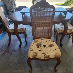 Table With Extender & 4 Chairs