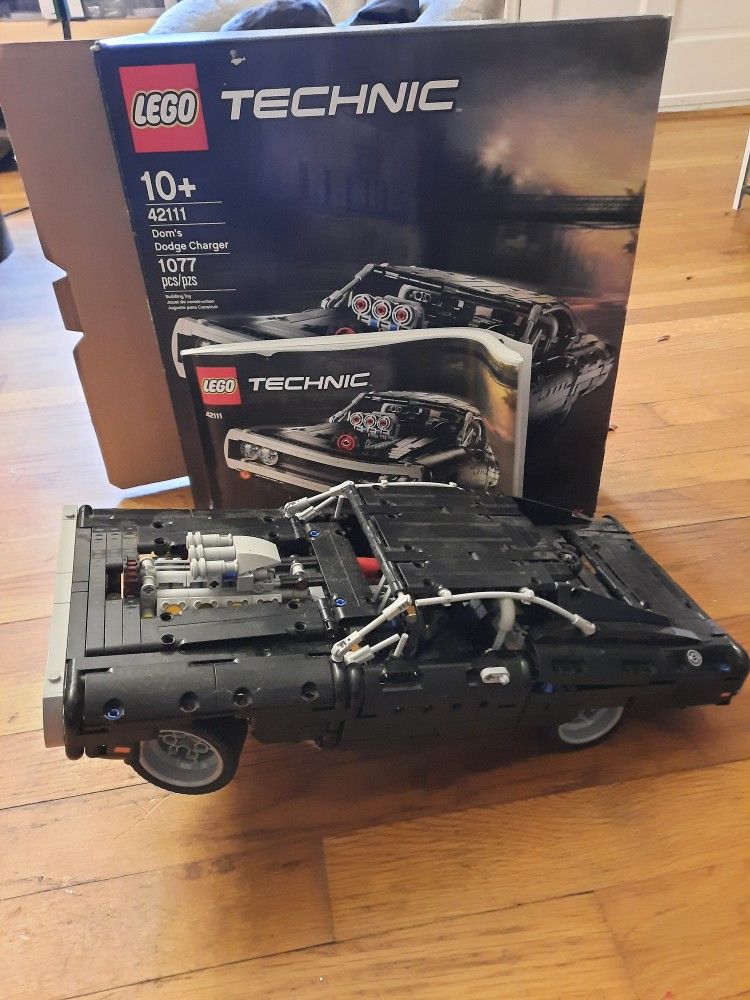 (Retired) Doms Charger TECHNIC Lego Set 