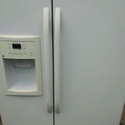 Refrigerator GE Good Condition Work Perfect
