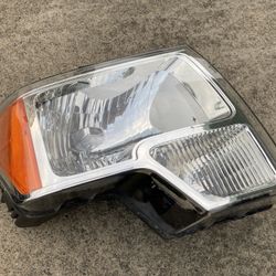 2009 / 2014 Ford F150 Right Passenger Side Headlight Assy Oem