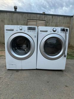 LG washer and dryer laundry set