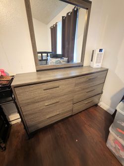 Dresser drawer