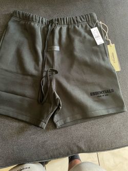 Black essentials shorts