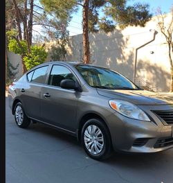 VERY CLEAN NISSAN VERSA