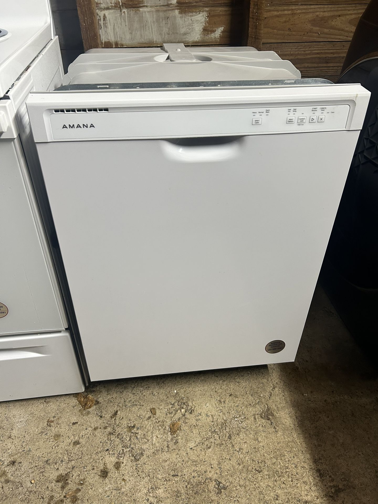 24 in. Front Built-In Tall Tub Dishwasher in White with 3-Cycles 59 dBA used with 3 months warranty include delivery production date 2024