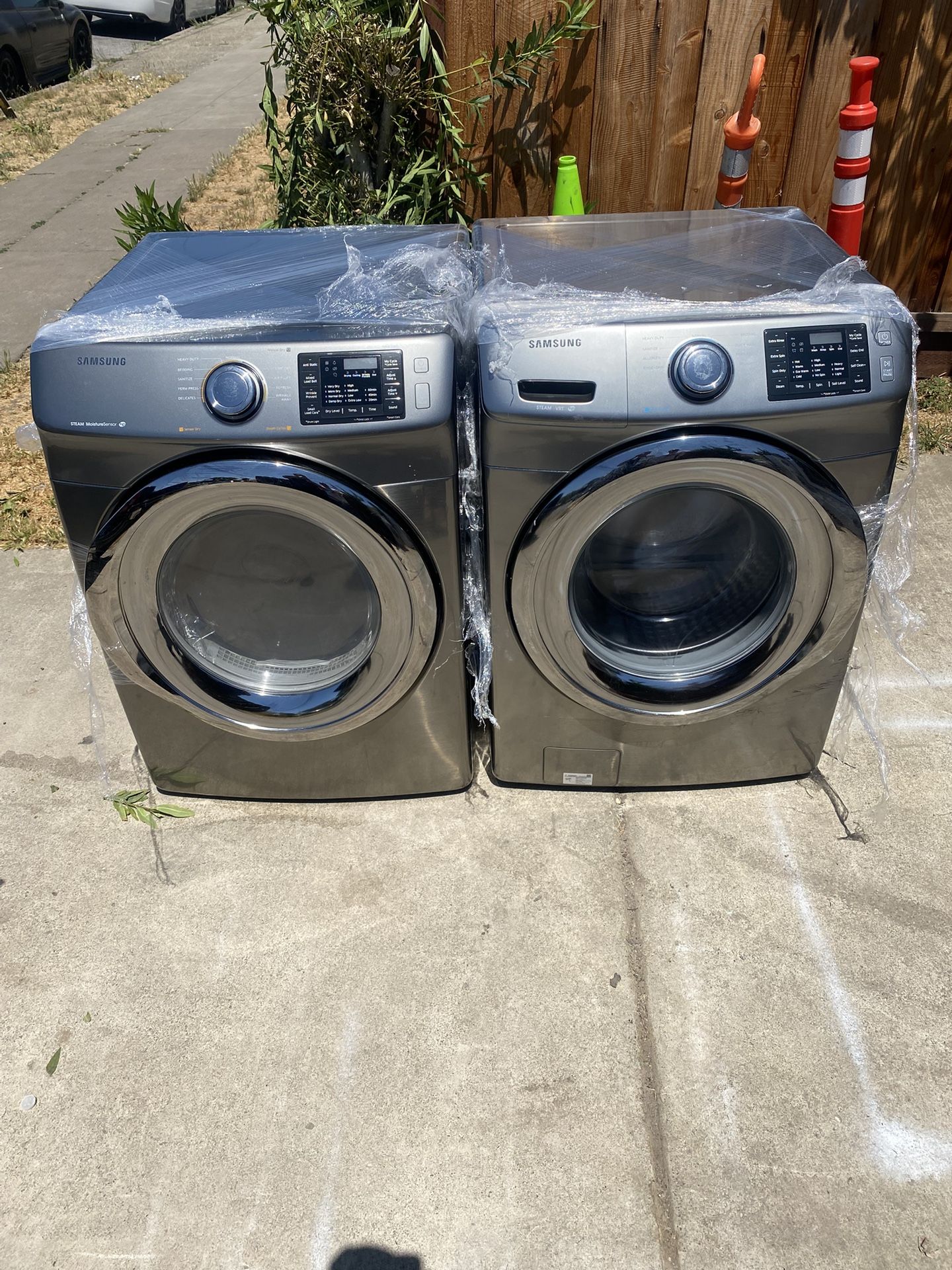 Samsung Washer and Electric Dryer Set With Steam Care 