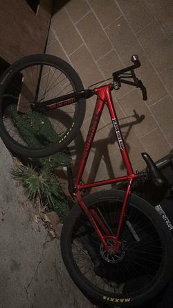 throne red coraline