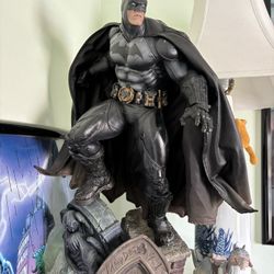 Batman Premium Format Statue 