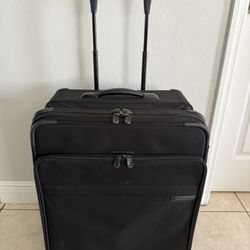 24” Briggs & Riley Checked Rollaboard