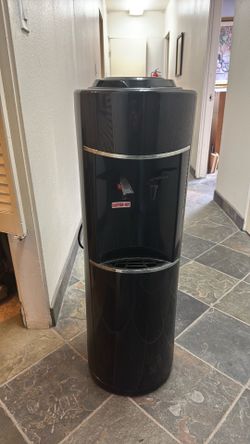 Drinking water hot and cold dispenser