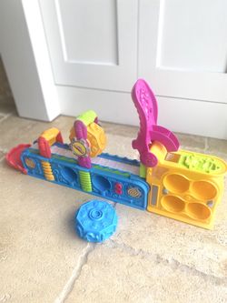 Vintage Play Doh Mega Fun Factory