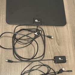 1byone Indoor HDTV Antenna w/ USB Amplifier – Flat Antenna (Black)