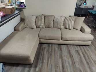 Rooms To Go Sofa