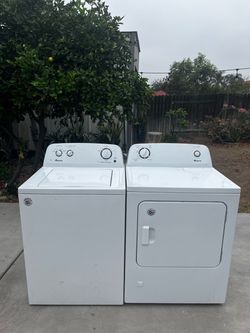 AMANA Washer and dryer gas heavy duty super capacity good condition delivery and installation available all the connections included