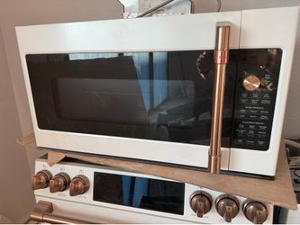 CAFÉ™ 1.7 Cu. Ft. Convection Over-the-Range Microwave Oven