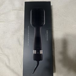 Styling Dry Hair Brush