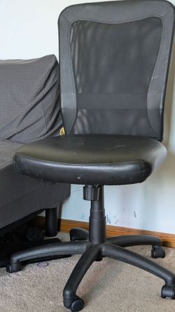 Office chair with Mesh Back support , black moveable Wheels