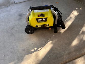 RYOBI Hidrolavadora eléctrica con cable y ruedas para agua fría (1900 PSI, 1.2 GPM) y no trae manguera ni pistola