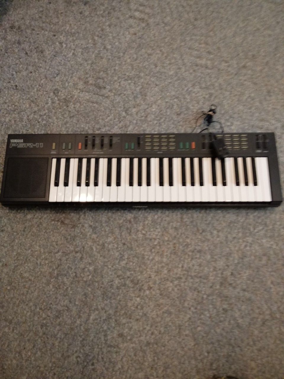 YAMAHA PSR- 11 WITH POWER TRANFORMER