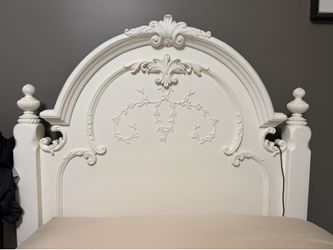 Girls 3 Piece Bedroom Set With Twin Bed & Matress