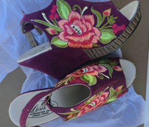 Women’s Embroidered High Heels – Size 3 Mexico / Never Used