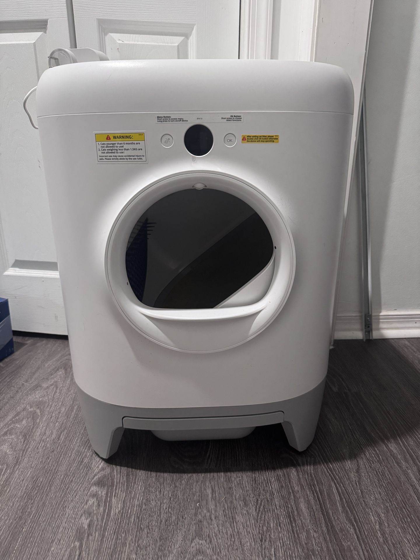 1 Year Barely Used PETKIT Pura X Self Cleaning Litter Box