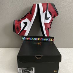 Jordan 1 Mid