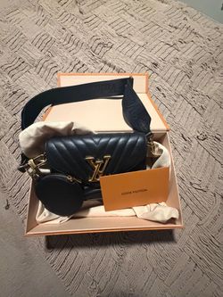 Authentic Louis Vuitton New Wave Multi Pochette – Black