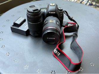 Canon -EOS 5D Mark IV DSLR
