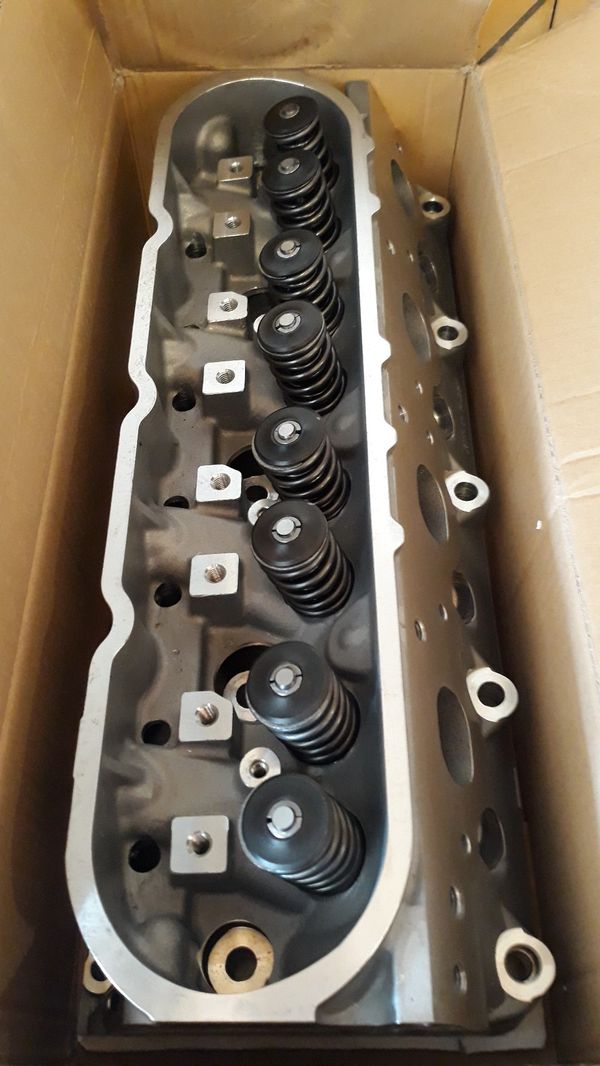 New ls1 cylinder heads(trade towards new fuel injection) for Sale in