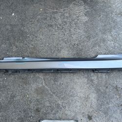 2010 - 2011 LEXUS IS250 IS350 CONVERTIBLE ROCKER MOULDING LEFT SIDE