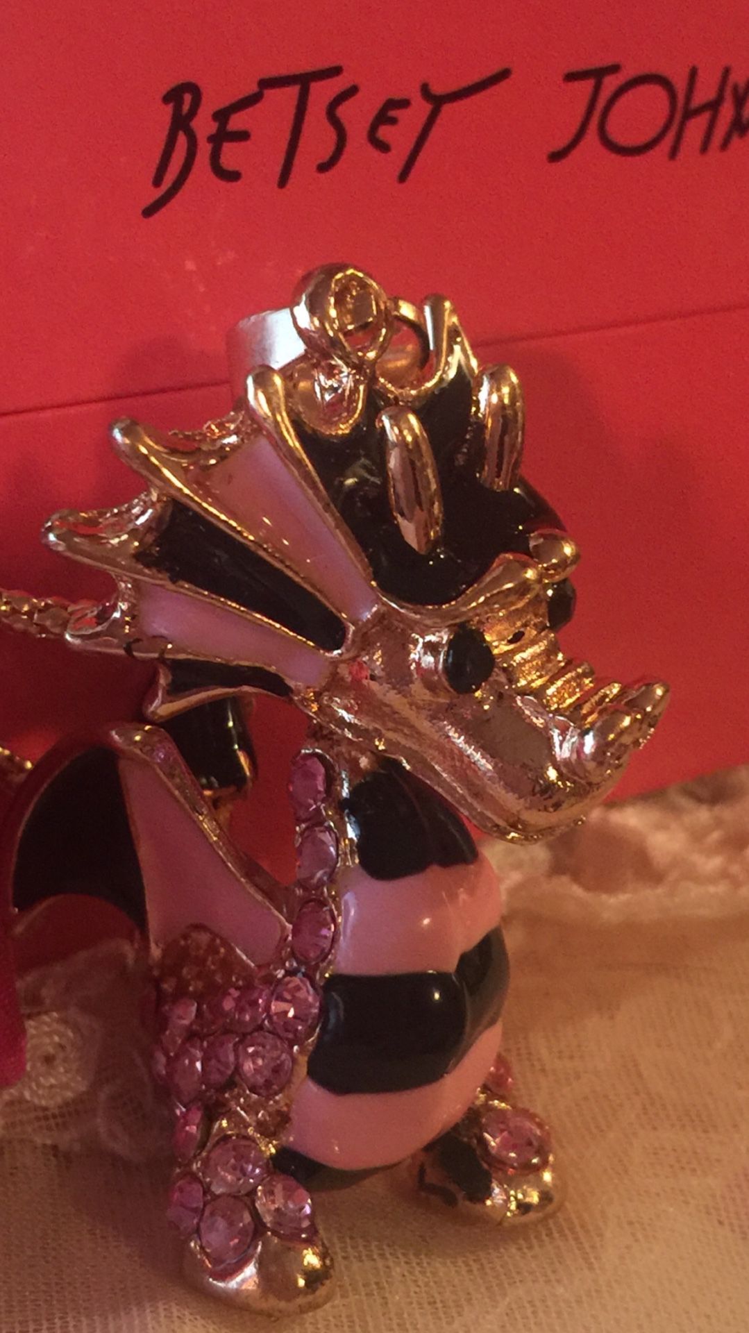 Betsey Johnson Rare”! 3D AVAS*) Dragon pink & black with pink”*}rhinestones 4 inches high on gold chain🐝🌺 I ship include pretty gift box “💐🐝