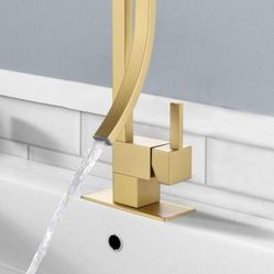 Luxury Sturdy Bathroom Faucet with Deck Plate in Solid Brass in Brushed Gold
