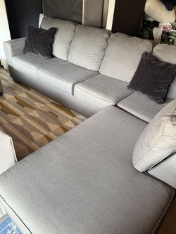 Living Spaces McDade L-Shape Modern Sectional Sofa