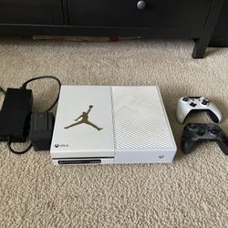 XBOX ONE with 2 controllers