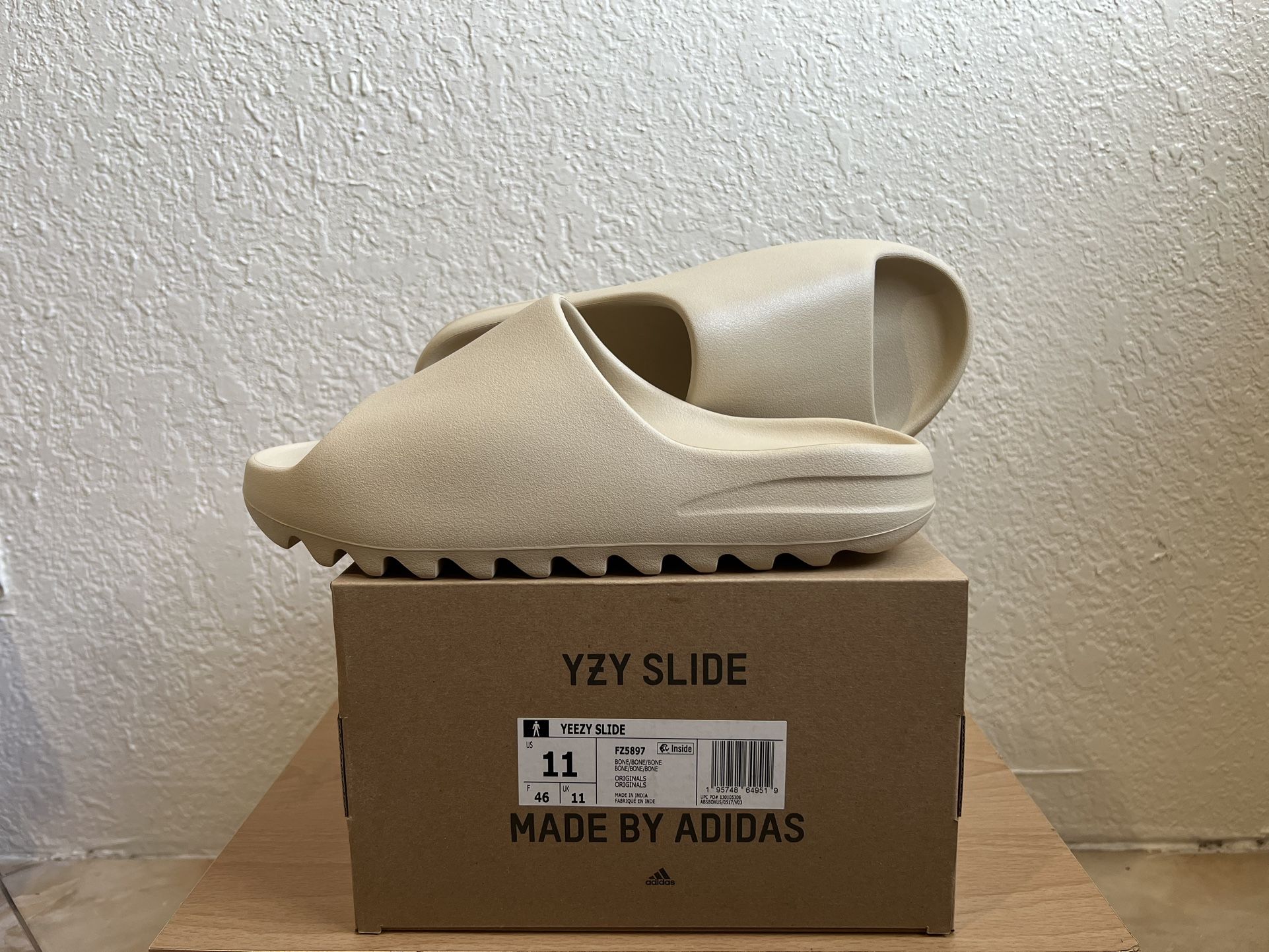 Yeezy Slide Bone Size 11