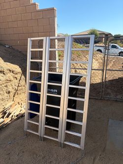 Foldable ramp