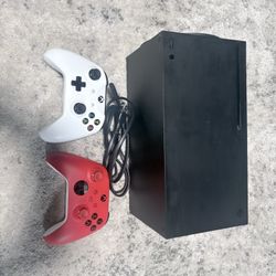 Xbox series X 1TB + 2 Controllers