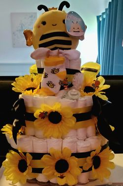 Unisex Bee Diaper Cake 