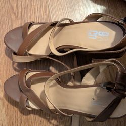Size 10 wedges