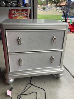 Diva silver night stand