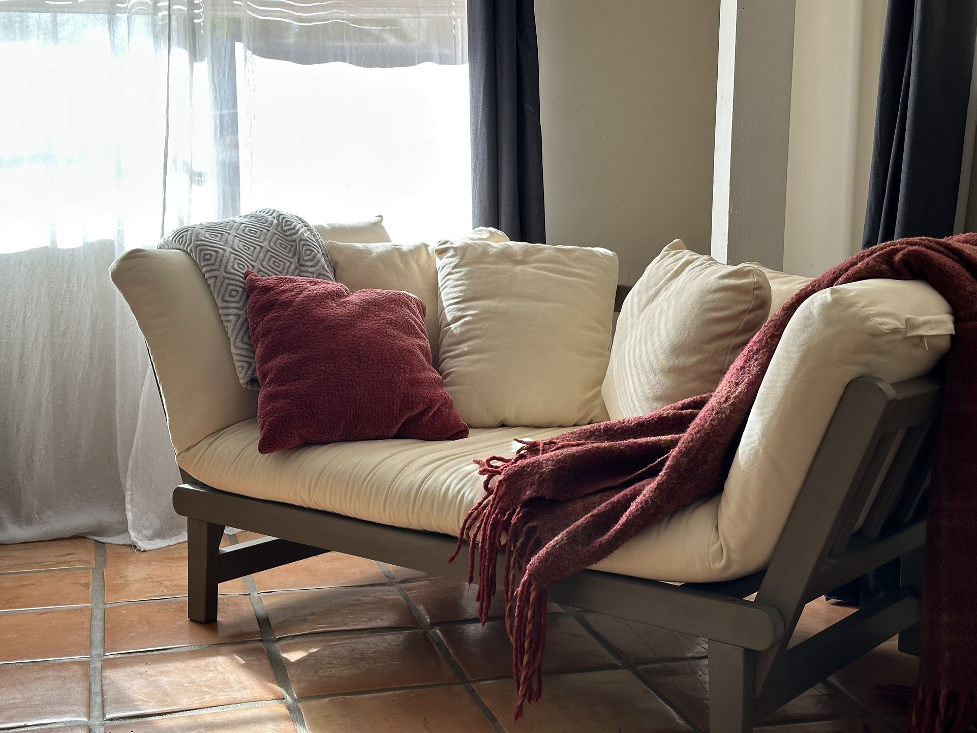 Folding Daybed/Loveseat Couch/Futon 