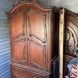 King/Queen Bed Frame 