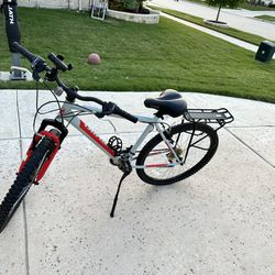 Nishiki Pueblo 26 Bike - Medium Size (18” Frame)