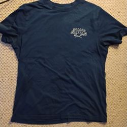 Blue Old Navy graphic tee with Golden State design