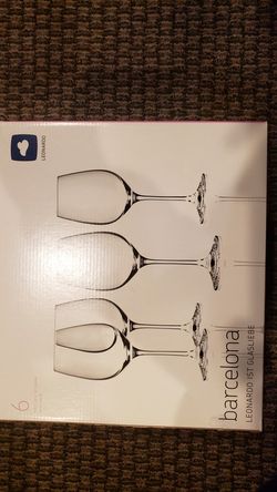 Box of 6 red wine glasses new