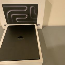 MacBook Pro M4  14 inch  RAM 48GB  512GB Storage 20-cores GPU new With Warranty Apple Retails 2600$plus Tax 